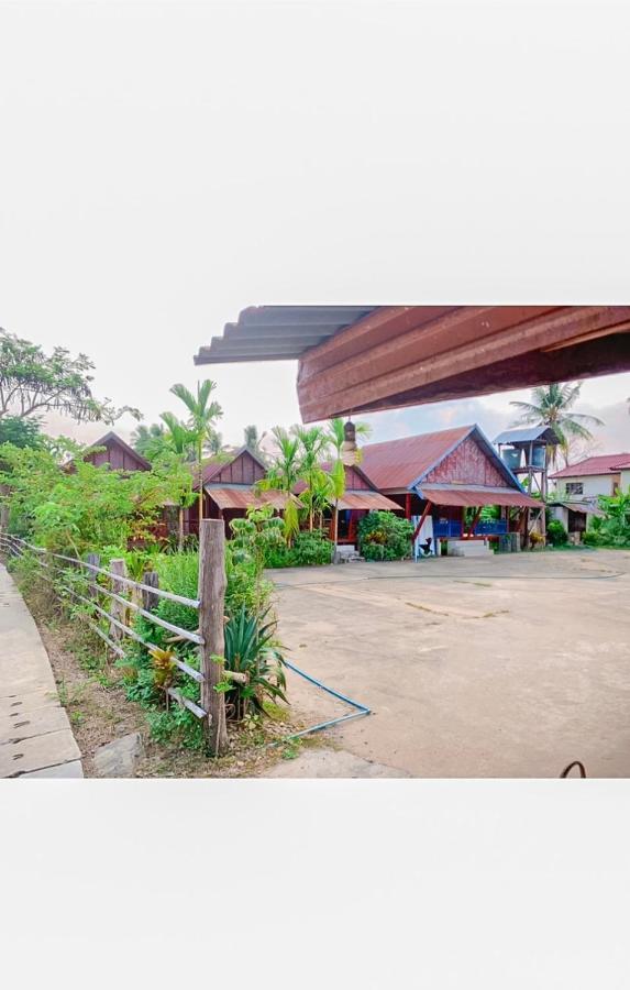 Souksanh Guesthouse Ban Donsom Exterior foto